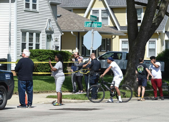 Giới chức Mỹ cảnh báo nguy cơ xảy ra thêm nhiều vụ xả súng ảnh 1