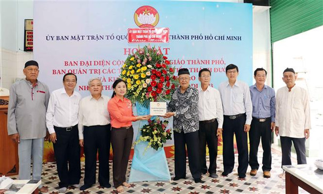Chúc mừng đại diện cộng đồng Hồi giáo nhân tháng lễ Ramadan 2023 ảnh 1