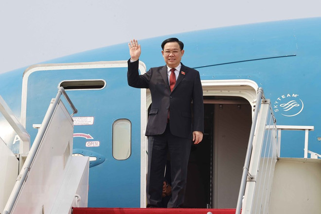 Chủ tịch Quốc hội Vương Đình Huệ bắt đầu thăm chính thức Indonesia ảnh 2