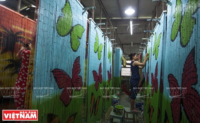 Mành trúc Tân Thông Hội - sản phẩm thủ công vẽ tay độc đáo ảnh 7