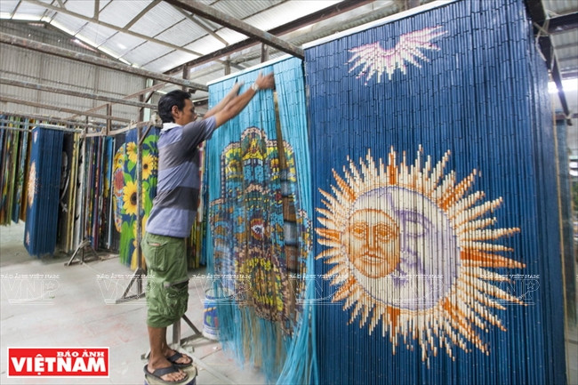 Mành trúc Tân Thông Hội - sản phẩm thủ công vẽ tay độc đáo ảnh 9