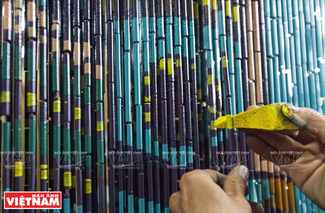 Mành trúc Tân Thông Hội - sản phẩm thủ công vẽ tay độc đáo ảnh 8