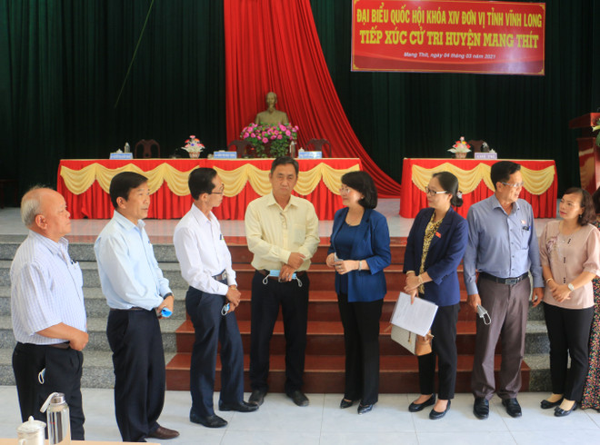 Phó Chủ tịch nước Đặng Thị Ngọc Thịnh tiếp xúc cử tri tại Vĩnh Long ảnh 1