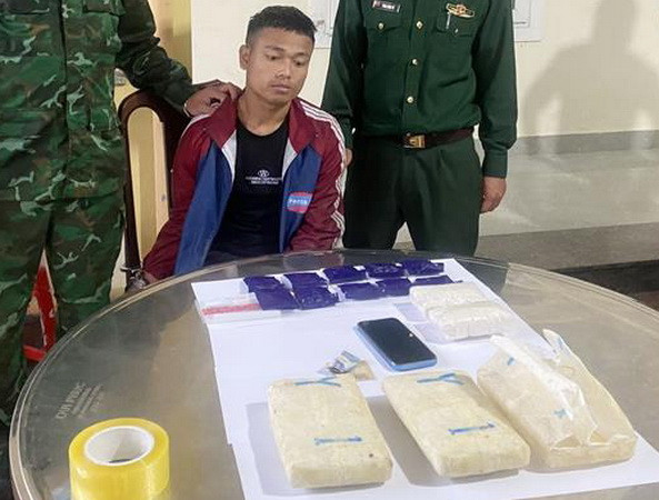 Quảng Trị: Triệt phá vụ vận chuyển 18.000 viên ma túy tổng hợp ảnh 1