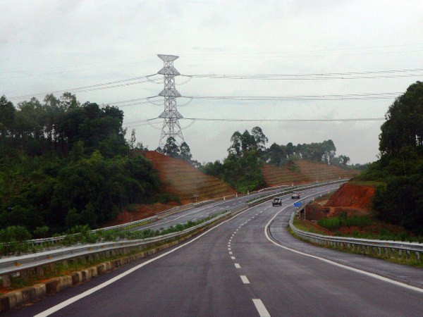 Hơn 12.500 tỷ đồng xây dựng đường cao tốc Bãi Vọt-Vũng Áng ảnh 1