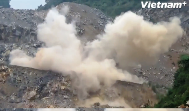 Những mỏm núi tang thương ở Hòa Bình: ‘Oan hồn núi đá’ vẫn khóc than! ảnh 1