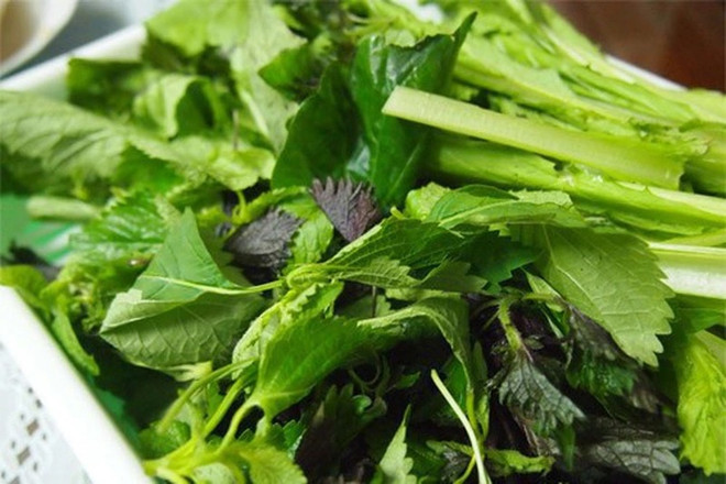 Cảnh báo nguy cơ nhiễm sán lá gan do thói quen ăn rau sống ảnh 1