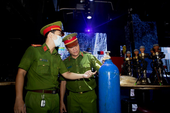 Thành phố Hồ Chí Minh: Kiểm tra 'phố Tây,' phát hiện nhiều vi phạm ảnh 1