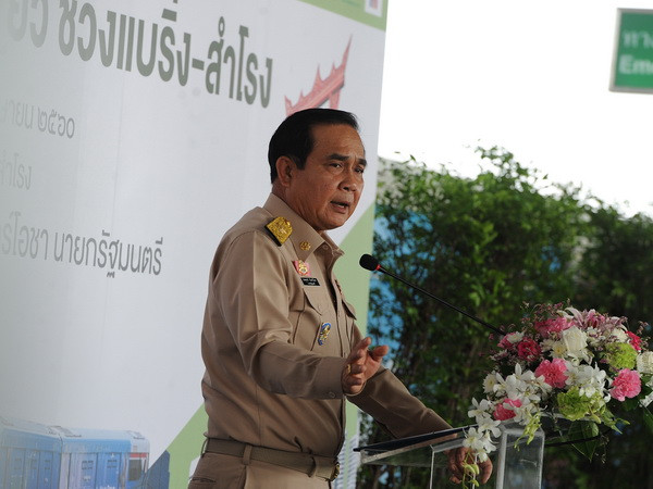 Thủ tướng Thái Lan Prayuth Chan-ocha phát biểu tại tỉnh Samut Prakan, miền trung Thái Lan ngày 3/4. (Nguồn: THX/TTXVN) Thủ tướng Thái có thể đặt mua khí tài quân sự trong chuyến thăm Mỹ ảnh 1