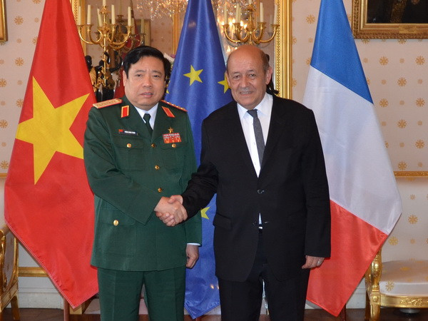 Việt Nam và Pháp tăng cường quan hệ hợp tác quốc phòng ảnh 1