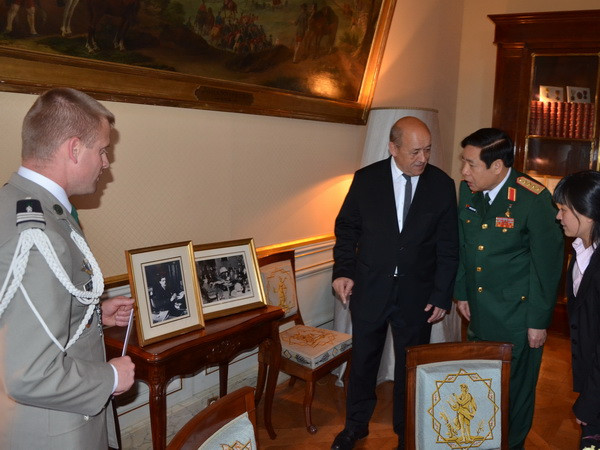 Việt Nam và Pháp tăng cường quan hệ hợp tác quốc phòng ảnh 2