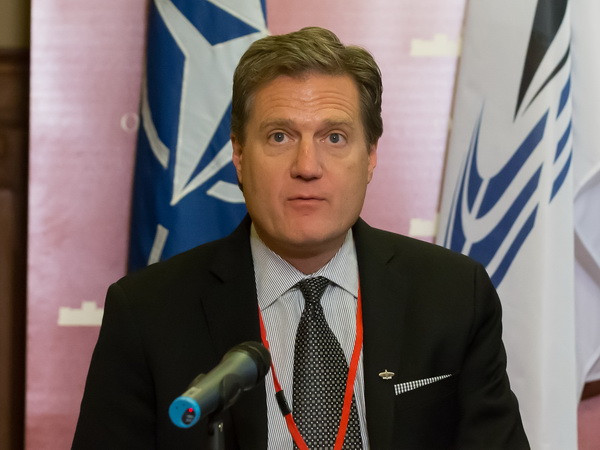 Hội đồng Nghị viện NATO kêu gọi châu Âu tăng ngân sách quốc phòng ảnh 1