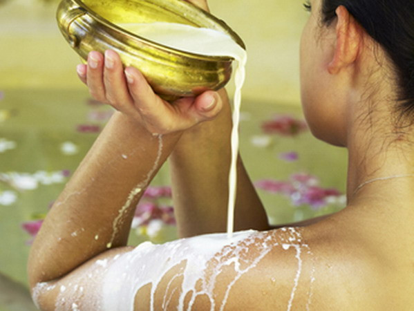 Mách nhỏ công dụng làm đẹp hiệu quả từ sữa tươi ảnh 2