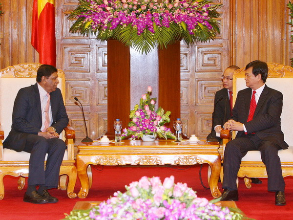 Thủ tướng Nguyễn Tấn Dũng tiếp Đại sứ Sri Lanka tới chào từ biệt ảnh 1