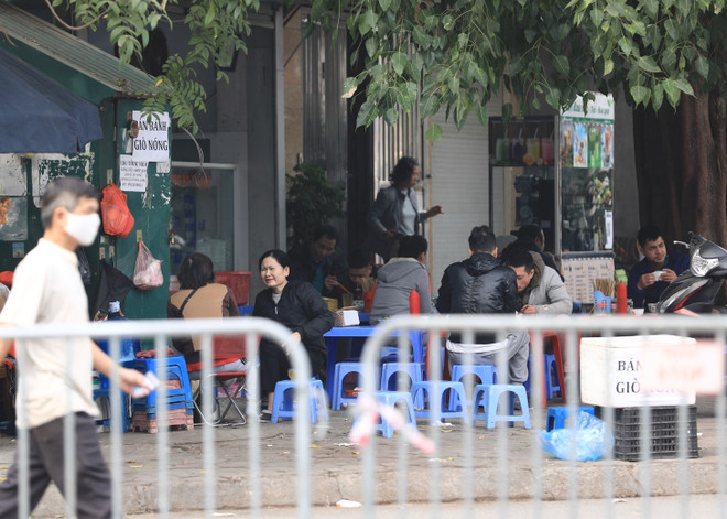 Tránh tâm lý chủ quan phòng, chống dịch dù đã tiêm đủ hai liều vaccine ảnh 2