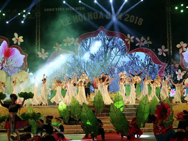 Lễ hội hoa Ban năm 2018 - tôn vinh các giá trị văn hóa truyền thống ảnh 1