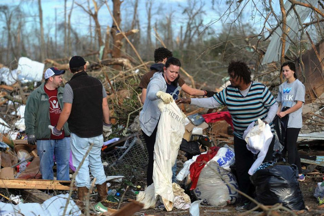 Bão lớn hoành hành ở miền Đông nước Mỹ, giao thông bị đình trệ ảnh 1