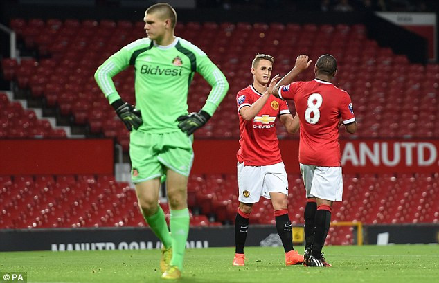 Adnan Januzaj tỏa sáng với hat-trick cho Manchester United ảnh 3