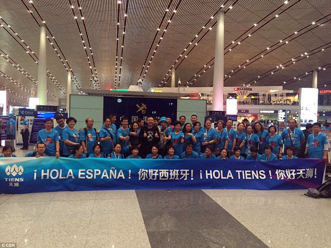 Tỷ phú Trung Quốc đưa 2.500 nhân viên đi du lịch Tây Ban Nha ảnh 1