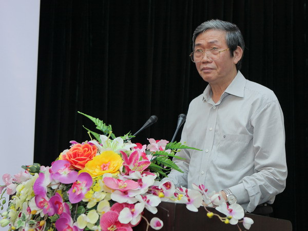 Trưởng ban Tuyên giáo Trung ương Đinh Thế Huynh phát biểu tại tọa đàm. (Ảnh: Lâm Khánh/TTXVN) Tọa đàm khoa học về nhà tư tưởng-lý luận Đào Duy Tùng ảnh 1
