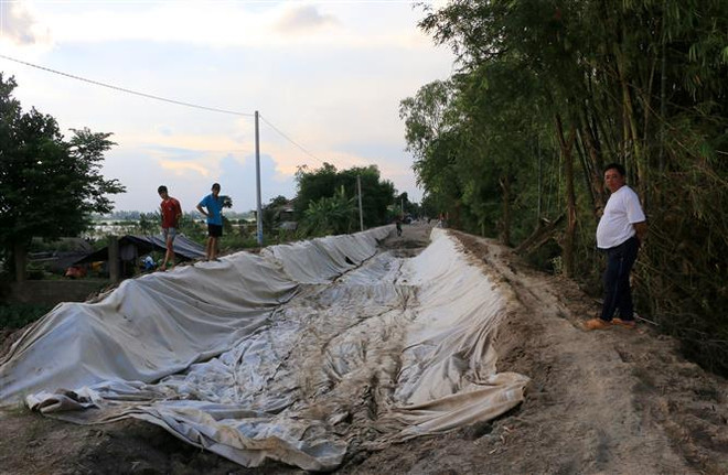 Đồng Tháp: Đường thi công chậm khiến người dân đi lại khó khăn ảnh 1