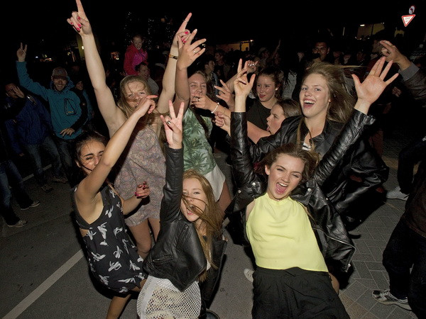 Người dân thế giới bắt đầu chào đón Năm Mới 2014 ảnh 1