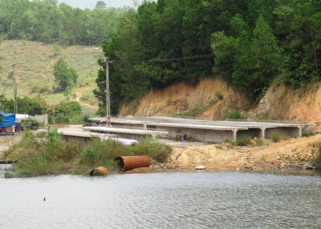 Quảng Ninh: “Ốc đảo” Khe Liêu mòn mỏi đợi cây cầu ảnh 1