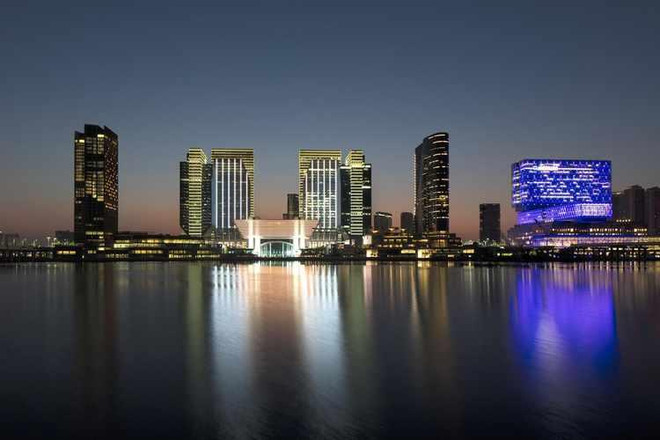 Một góc đảo Al Maryah ở Abu Dhabi, UAE. (Nguồn: Reuters) Ai Cập và UAE thu hút được sự chú ý của các quỹ đầu tư quốc tế ảnh 1