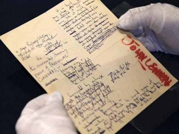 Đấu giá bút tích của ca sỹ John Lennon thu gần 3 triệu USD ảnh 2