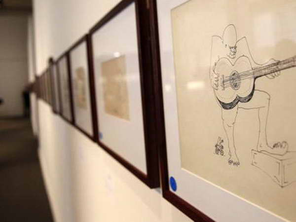 Đấu giá bút tích của ca sỹ John Lennon thu gần 3 triệu USD ảnh 4