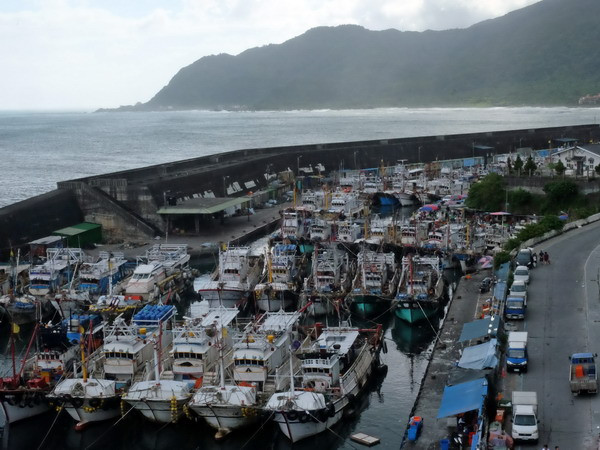 Bão Megi đổ bộ vào Đài Loan, ít nhất trên 30 người bị thương ảnh 1