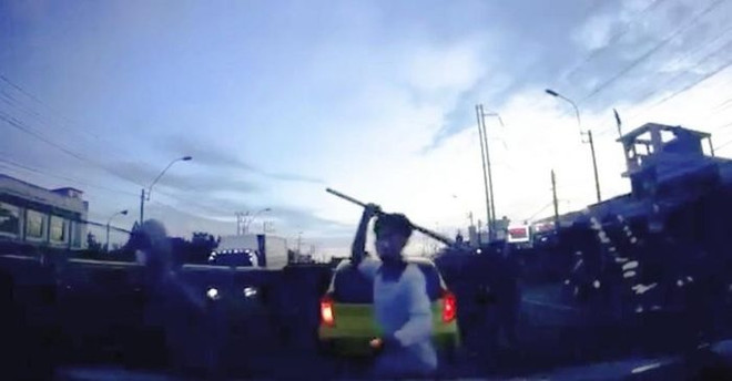 Long An: Khởi tố 8 đối tượng chặn ôtô, chém tài xế trọng thương ảnh 1