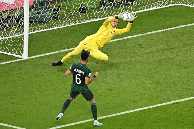 Lewandowski rơi lệ khi ghi bàn giúp Ba Lan đánh bại Saudi Arabia ảnh 1