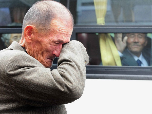 Hai miền Triều Tiên nối lại việc đoàn tụ gia đình bị ly tán ảnh 1