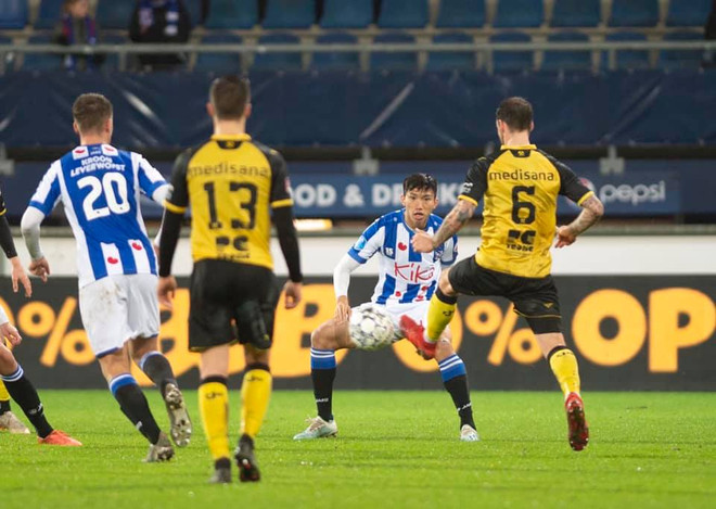 Đoàn Văn Hậu chính thức ra sân ở đội 1 của SC Heerenveen ảnh 1