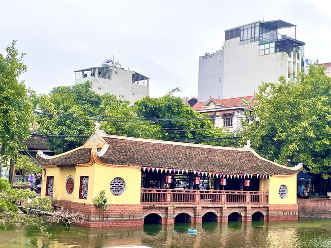 Quận Thanh Xuân: Chiếc áo hiện đại có che mờ nét xưa? ảnh 2