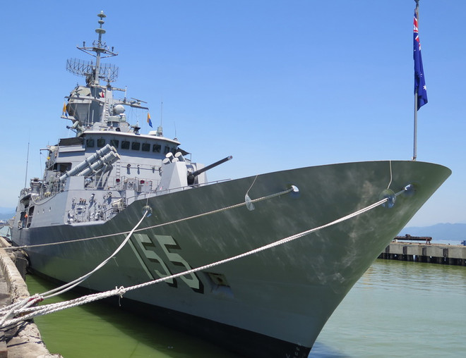 Tàu chiến Hải quân Australia HMAS Ballarat cập Cảng Tiên Sa ảnh 1