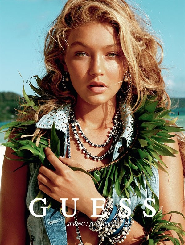 Gigi Harid - Vẻ gợi cảm "chết người" của làng người mẫu ảnh 11