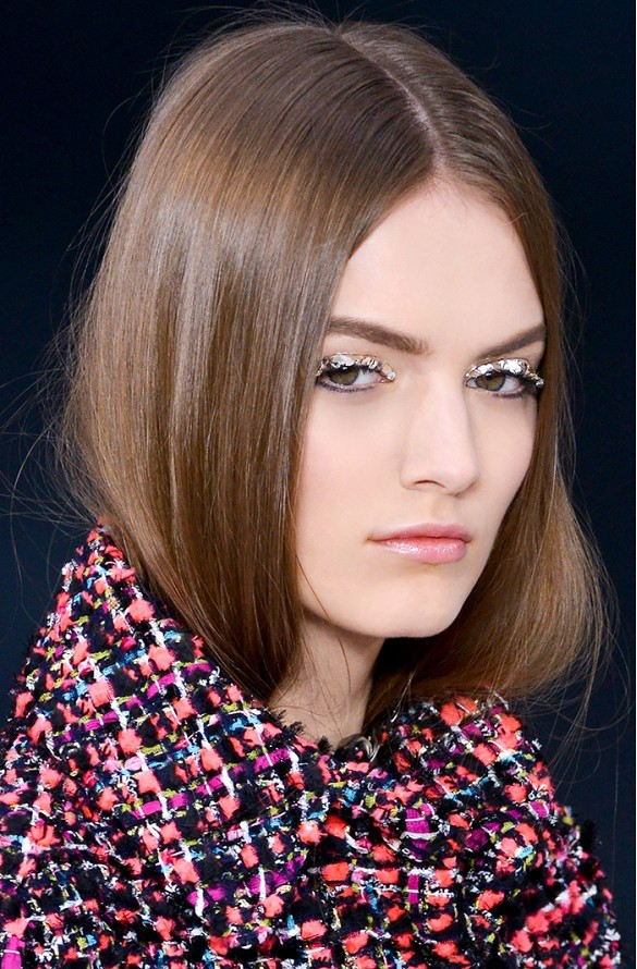 Điểm lại những kiểu trang điểm ấn tượng nhất trên sàn diễn Chanel ảnh 6