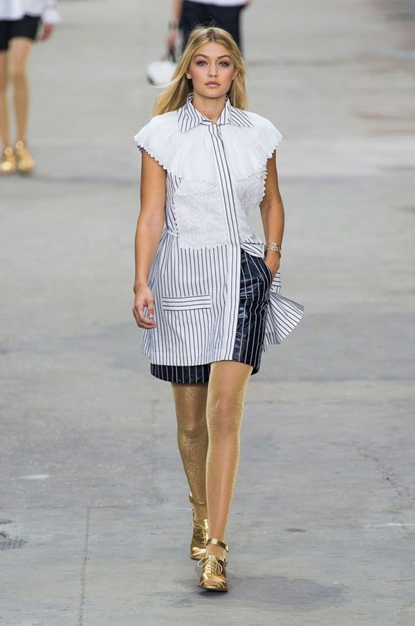 Gigi Harid - Vẻ gợi cảm "chết người" của làng người mẫu ảnh 9