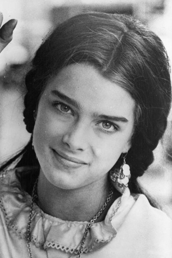 Những kiểu dáng lông mày "hot" nhất trong gần 100 năm qua ảnh 9