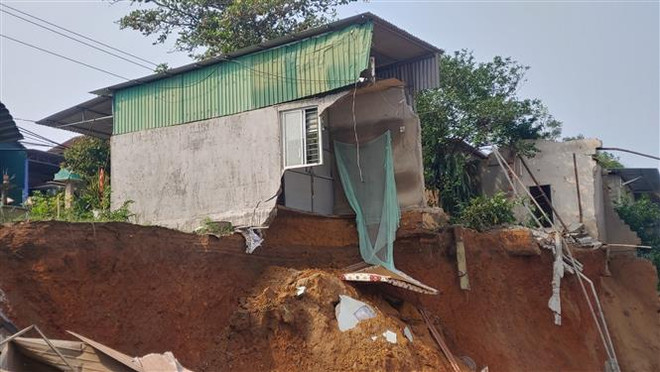 Thủ tướng chỉ đạo tập trung khắc phục hậu quả mưa lũ tại Trung Bộ ảnh 1