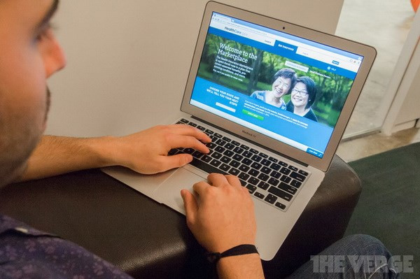 Tháng 10, hơn 100.000 người mua bảo hiểm ObamaCare ảnh 1