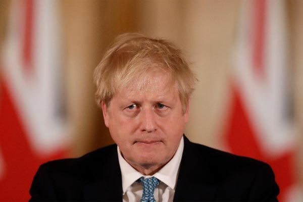 Thủ tướng Anh Boris Johnson được hỗ trợ thở bằng bình oxy ảnh 1