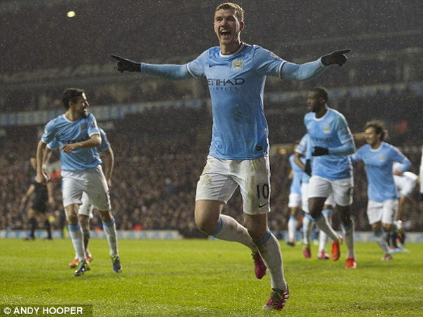 Man City gây bão ở White Hart Lane. (Nguồn: Daily Mail) Man City chiếm ngôi đầu sau màn vùi dập Tottenham ảnh 1