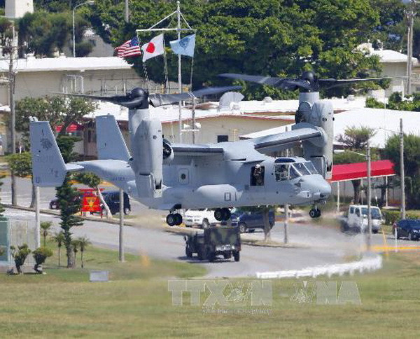 Máy bay MV-22 Osprey tại căn cứ không quân Futenma ở Ginowan, tỉnh Okinawa. (Nguồn: Kyodo/TTXVN) Nhật xúc tiến kế hoạch di chuyển căn cứ không quân Mỹ ảnh 1