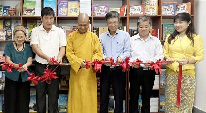 Giữ gìn và lan tỏa ngôn ngữ mẹ đẻ trong cộng đồng người Việt tại Lào ảnh 3