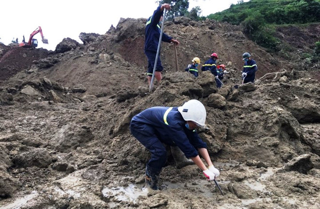 Vụ sạt núi ở tỉnh Hòa Bình: Còn 5 thi thể vẫn chưa được tìm thấy ảnh 3