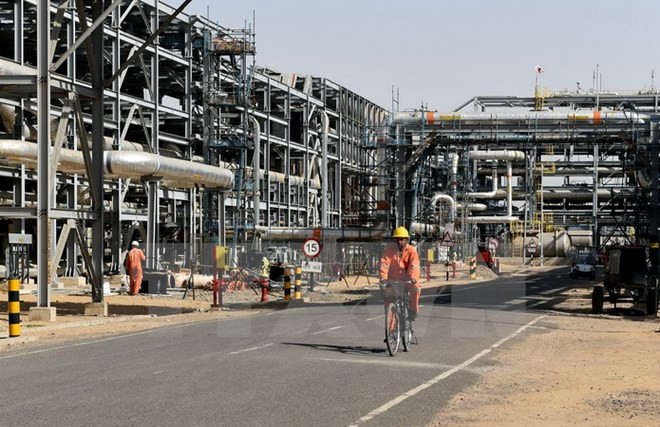 Giá dầu tại châu Á quay đầu tăng sau khi phá đáy 30 USD/thùng ảnh 1