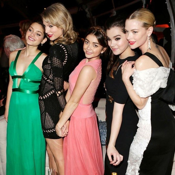 Những cô gái khiến giới truyền thông lúc nào cũng sôi sục ảnh 1